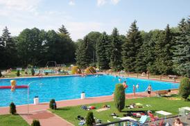 Sie sehen unser Schwimmbecken.